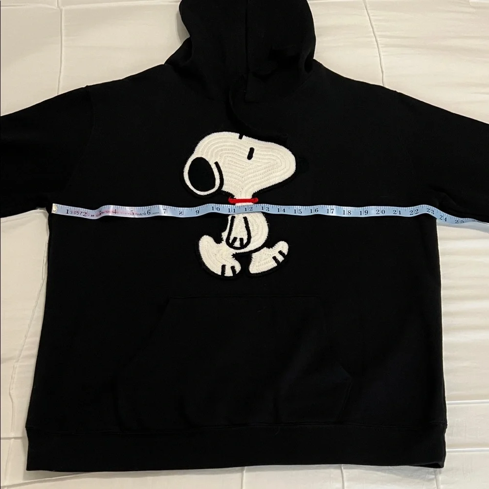 Peanuts Black Snoopy Hoodie - Picture 4 of 9